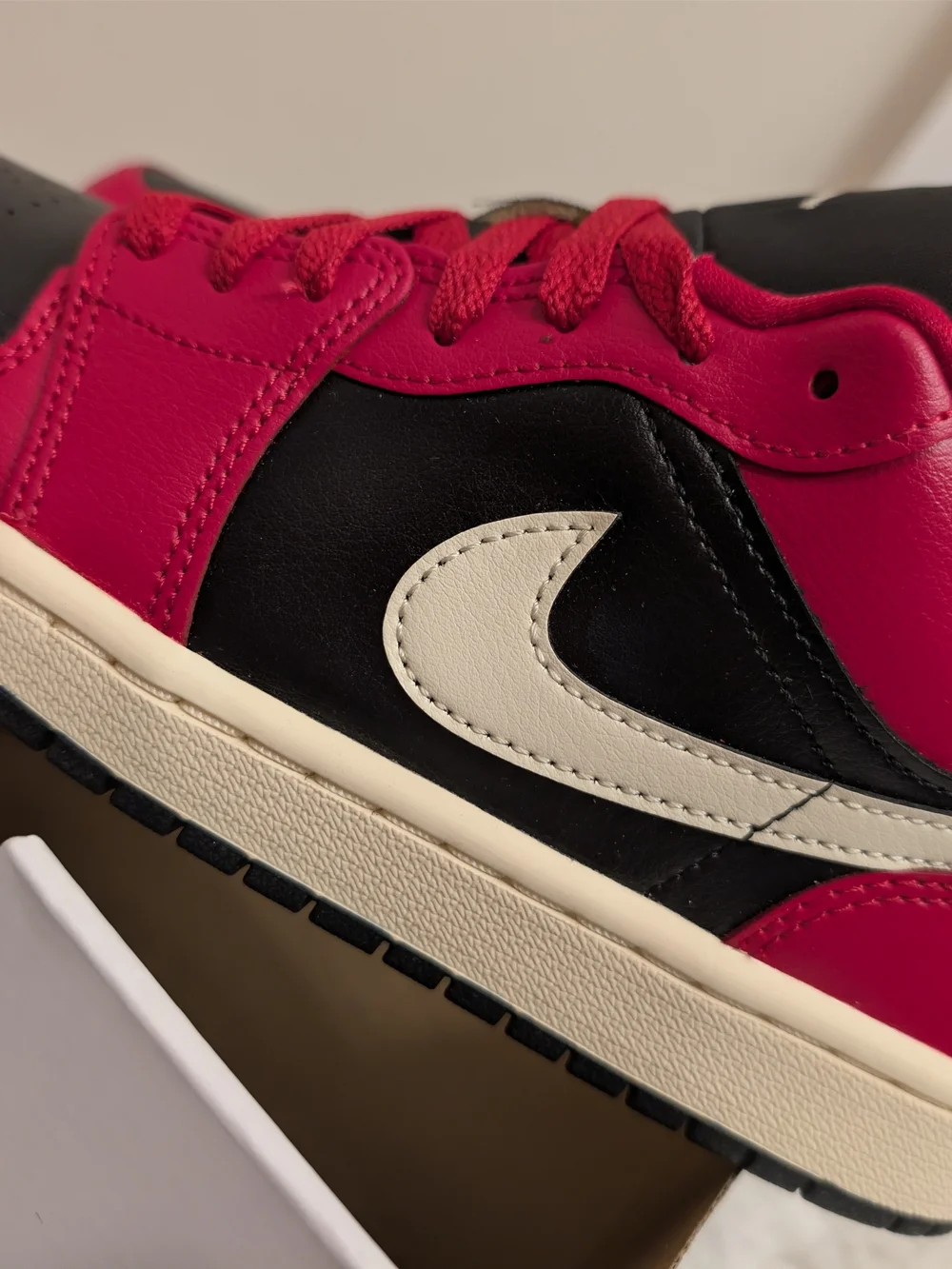 Women Air Jordan 1 Low  Black And Red